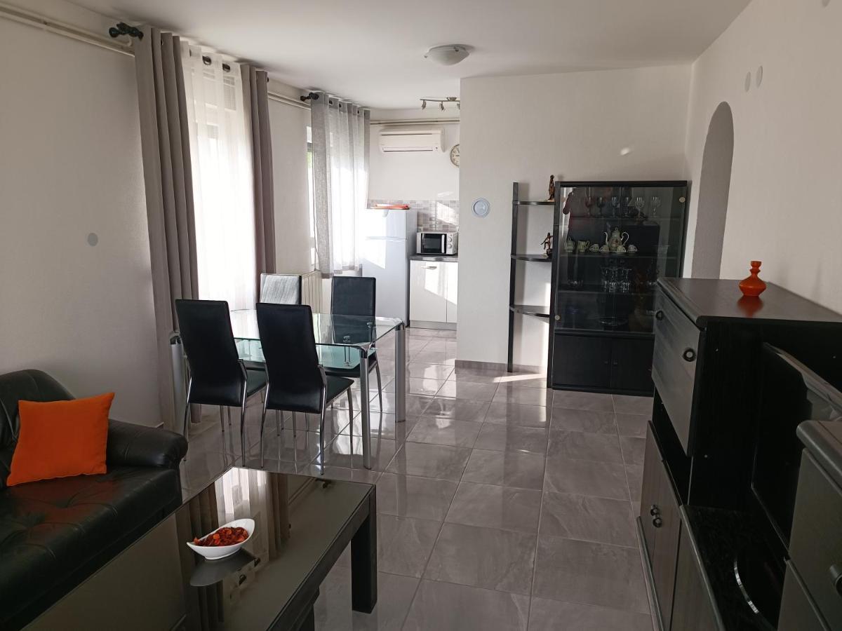 Apartments Mira Krk Đảo Krk Ngoại thất bức ảnh