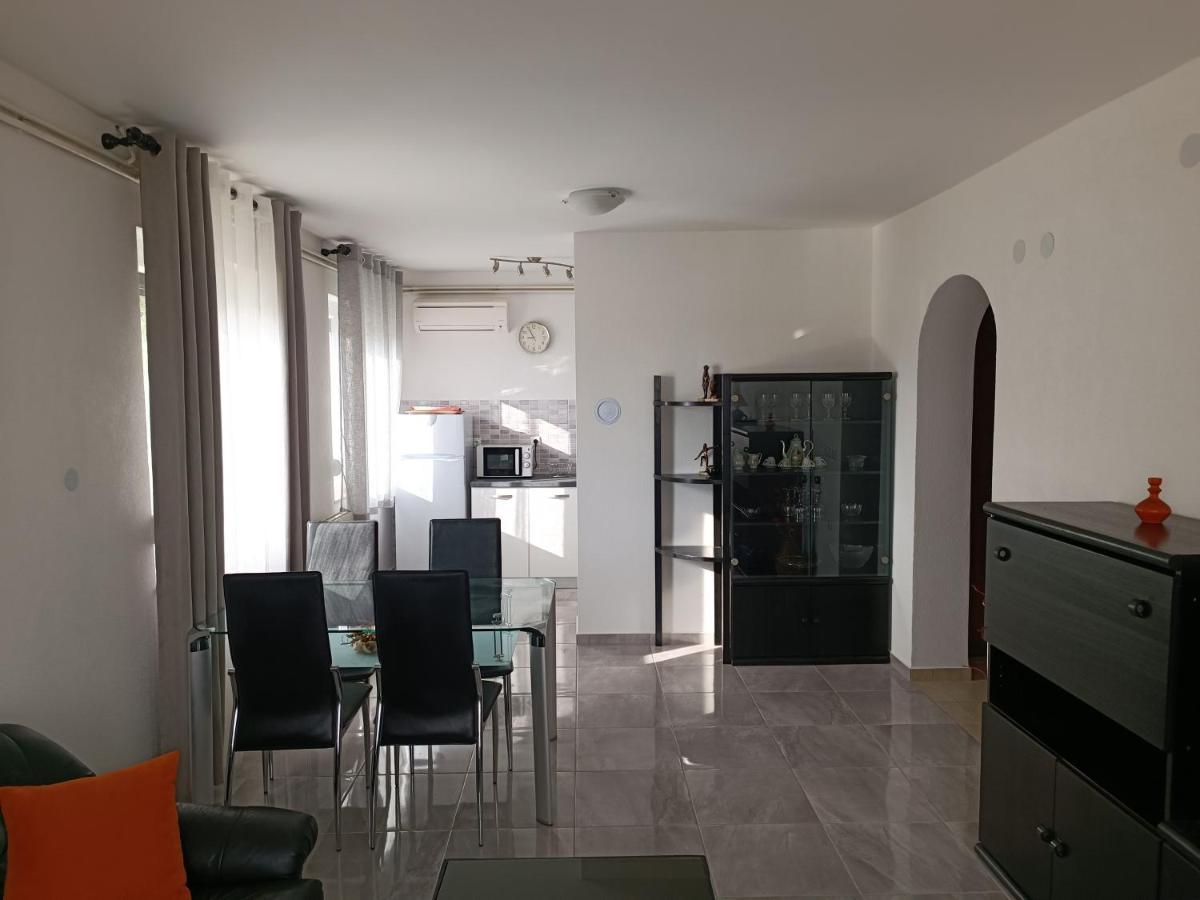 Apartments Mira Krk Đảo Krk Ngoại thất bức ảnh